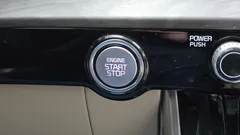 2023 Kia Canival 7-Seater Signature, белый — фото 13