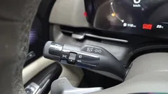 2023 Kia Canival 7-Seater Signature, белый — фото 16
