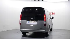 2022 Hyundai Staria Cargo 5-Seater — фото 4