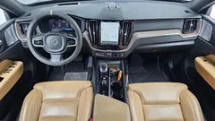 2022 Volvo XC60 B6 Inscirtion, чёрный — фото 14