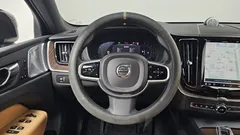 2022 Volvo XC60 B6 Inscirtion, чёрный — фото 18