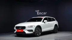 2022 Volvo V60 B5 Pro AWD — фото 1