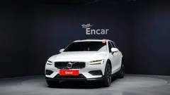 2022 Volvo V60 B5 Pro AWD — фото 3