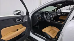 2022 Volvo V60 B5 Pro AWD — фото 10
