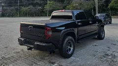 2021 Toyota Tundra 5.7, чёрный — фото 4