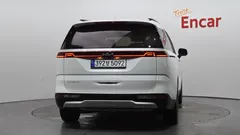 2023 Kia Carnival Diesel 9-Seater Prestige — фото 4