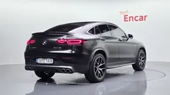2022 Mercedes-Benz GLC-Class AMG GLC43 4MATIC Coupe, серый — фото 2