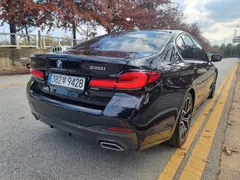 2023 BMW 5-Series 530i xDrive M Sport Package — фото 2