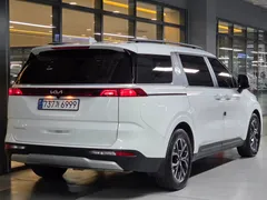 2023 Kia Carnival Diesel 11-Seater Prestige — фото 2