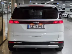2023 Kia Carnival Diesel 11-Seater Prestige — фото 5