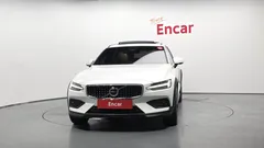 2023 Volvo V60 B5 Ultimate AWD, белый — фото 3