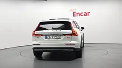 2023 Volvo V60 B5 Ultimate AWD, белый — фото 4