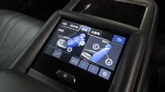 2021 Lexus LS 3.5 Luxury AWD, серый — фото 17