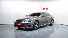 2022 Lexus LS 3.5 Supreme AWD, серый — фото 1