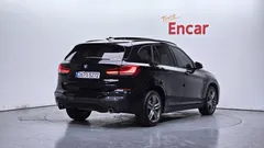 2022 BMW X1 xDrive 20i M Sport — фото 2