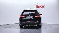 2022 BMW X1 xDrive 20i M Sport — фото 4