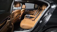2021 BMW 7-Series 730d xDrive M Sport, чёрный — фото 16