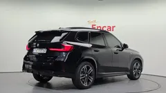 2023 BMW X1 sDrive 20i M Sport, чёрный — фото 2