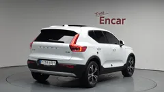 2021 Volvo XC40 B4 Inscription, белый — фото 2
