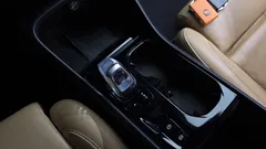 2021 Volvo XC40 B4 Inscription, белый — фото 9