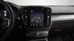 2021 Volvo XC40 B4 Inscription, белый — фото 13