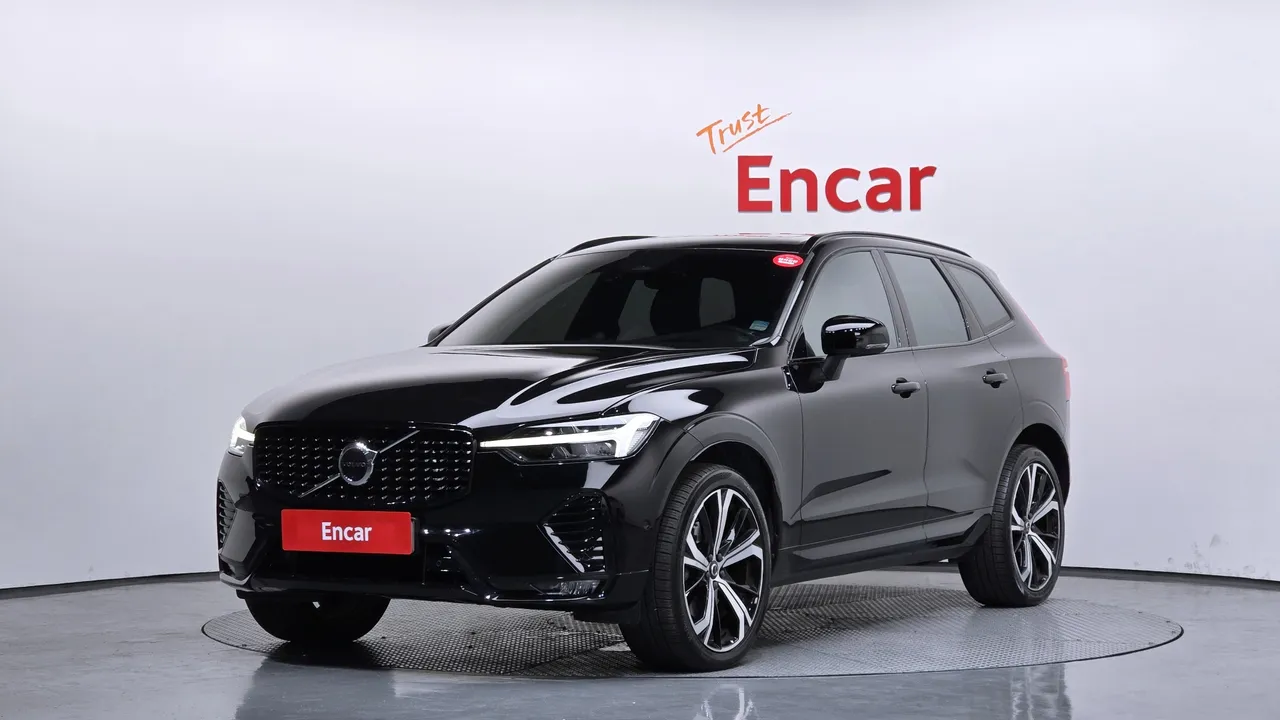 2022 Volvo XC60 B6 R-Design