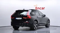 2022 Volvo XC60 B6 R-Design, чёрный — фото 2