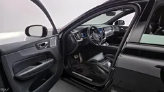 2022 Volvo XC60 B6 R-Design, чёрный — фото 10