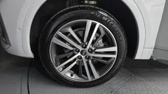 2021 Audi Q5 45 TFSI Quattro Premium, белый — фото 5