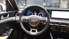 2023 Kia K5 Prestige, белый — фото 14