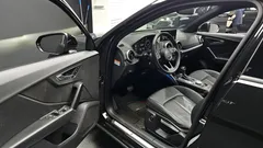 2023 Audi Q2 35 TDI Premium, чёрный — фото 10