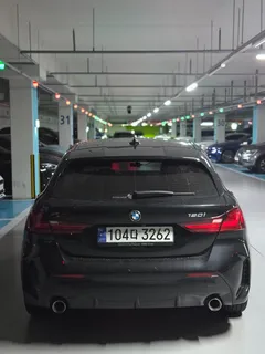 2023 BMW 1-Series 120i M Sports — фото 4