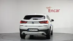 2022 BMW X2 (F39) xDrive20i Advantage, белый — фото 4
