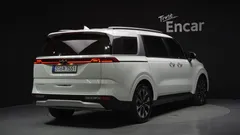 2023 Kia Carnival Diesel 9-Seater Prestige — фото 2