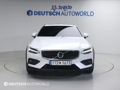 2023 Volvo V60 B5 Ultimate AWD — фото 3