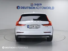 2023 Volvo V60 B5 Ultimate AWD — фото 4