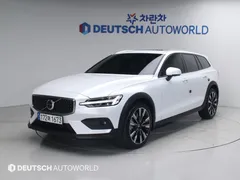 2023 Volvo V60 B5 Ultimate AWD — фото 12