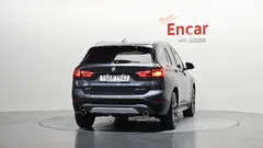 2022 BMW X1 xDrive 20i xLine — фото 4
