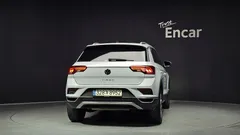 2021 Volkswagen T-Roc 2.0 TDI Prestige, светло-серебристый — фото 4
