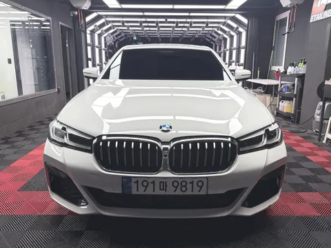 2023 BMW 5-Series 520i M Sport