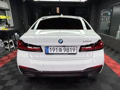 2023 BMW 5-Series 520i M Sport, белый — фото 6