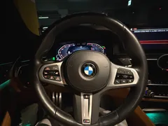 2023 BMW 5-Series 520i M Sport, белый — фото 16