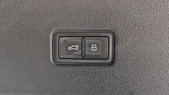 2023 Audi Q8 50 TDI Quattro Premium, белый — фото 16