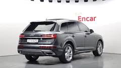 2022 Audi Q7 45 TDI Quattro Premium, серый — фото 2