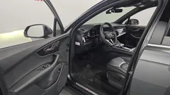 2022 Audi Q7 45 TDI Quattro Premium, серый — фото 10