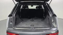 2022 Audi Q7 45 TDI Quattro Premium, серый — фото 17