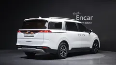 2023 Kia Carnival Diesel 9-Seater Prestige — фото 2