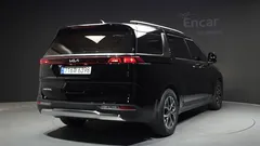 2023 Kia Carnival Diesel 11-Seater Signature — фото 2