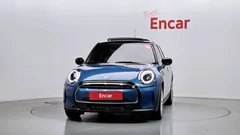 2022 Mini Cooper 5-Door Classic Plus — фото 3
