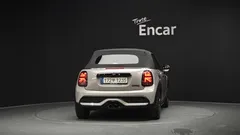 2023 Mini Cooper Convertible Classic, серый — фото 4